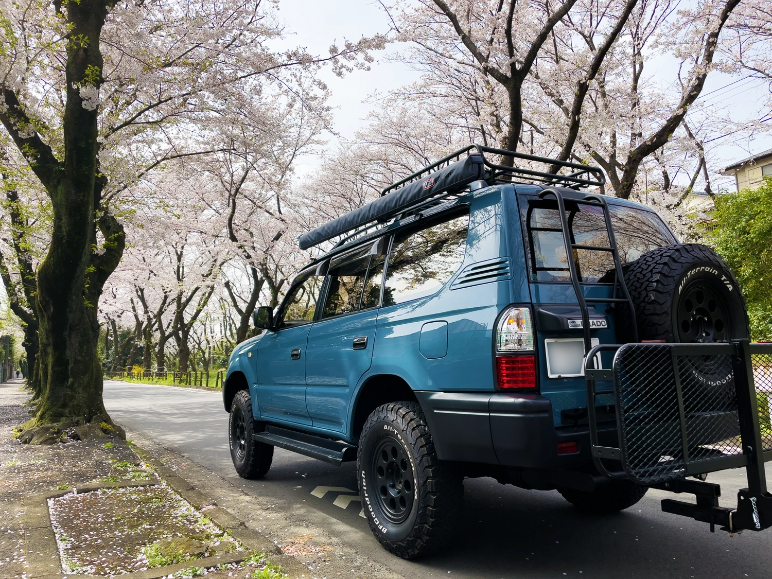 トヨタ プラド 画像